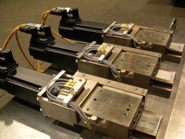CB4 Slides with Servo's and Controller for synchronous movements, nickel plated with Auto-Lube